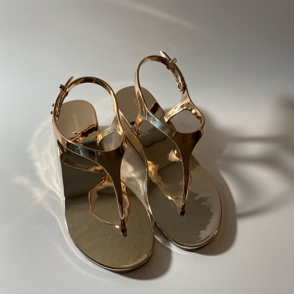 BCBG WOMENS sandals